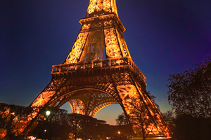 Torre Eiffel di notte